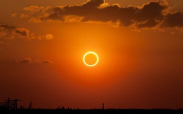 Annular_eclipse__ring_of_fire_-860x573